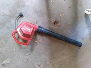 lot 26 image: Electric Toro Blower Vac...