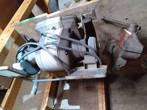 lot 53 image: Craftsman Sander 115V 14HP & Vice...