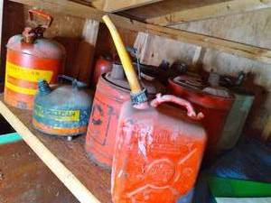 lot 87 image: Large Lot of Vintage Gas Cans See ...
