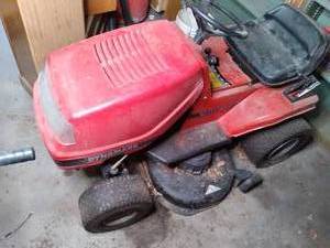 lot 4 image: Dynamark 12HP39 Cut Riding Lawn M...