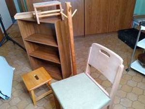 lot 127 image: Desk Chair, (2) Vintage Step Stools...