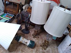 lot 186 image: (5) Table Lamps, & Vintage Wall Han...