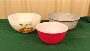lot 210 image: (2) Vintage Pyrex, & Casserole Dish...
