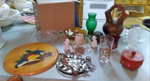 lot 219 image: Large Lot of AntiqueVintage Glassw...