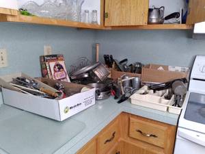 lot 221 image: Large Lot of Vintage Kitchen Goodie...