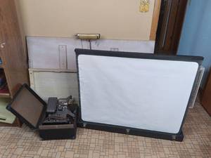 lot 261 image: Vintage Keystone 8MM Projector in C...