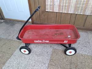 lot 277 image: Radio Flyer 89...