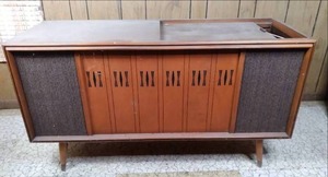 lot 02 image: Vintage RCA Record Player Console Works 48 X 17.5 X 26