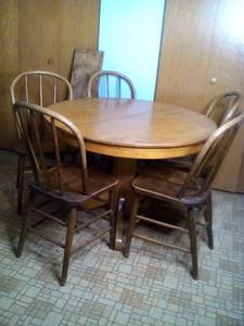 lot 244 image: Vintage Dining Table (2) Leaves & (...