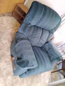 lot 170 image: Recliner Chair 38 X 28 X 42...