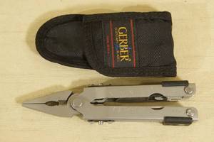 Gerber Multi Tool with Pouch