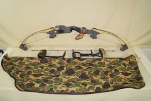 Vintage Bear Polar II LH Compound Bow with Bag and 2 Quivers