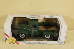 Road Legends 118 Scale Die Cast 1948 Ford F-1 Truck