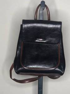 lot 6 image: La Philipe Small Backpack.