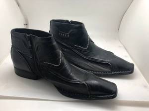 lot 8 image: Robert Wayne Republic Low Ankle Fashion Boots (Mens Size 12)