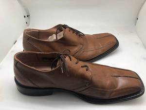 lot 9 image: Structure Dress Shoes (Mens Size 9.5)