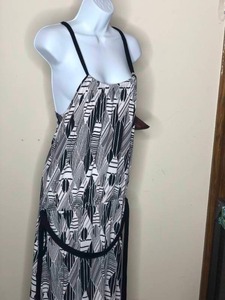 lot 33 image: 6 Pieces BRAND NEW Kokoon Womens Designer Clothes (L) ($485 Value)