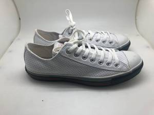 lot 25 image: Vintage Converse All Star White Leather Sneakers (Mens 9 Womens 8)