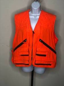 lot 26 image: Field & Stream Orange Hunting Vest (M)