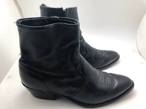 lot 19 image: Black Leather Mid-Cowboy Boots (Mens Size10.5)