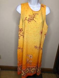 lot 24 image: California Concepts Yellow Maxi Dress (Size18)