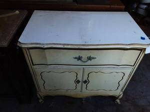 Vintage Dixie Cabinet 31x19x29