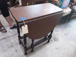 Drop Leaf Side Table-Gate Leg 26x12x28