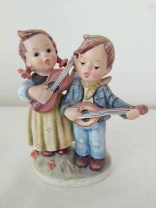 Hummel Goebel Happy Days, Girl And Boy With Guitars