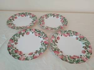 Four Nikko Fine Tableware Plates