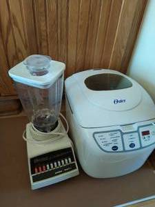 Breadmachine and blender