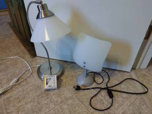 2 lamps