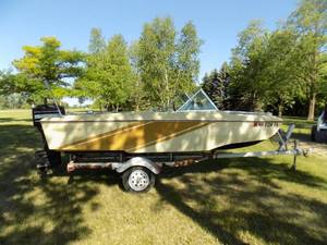 lot 6 image: 1978 Invader Boat & Trailer Package