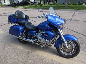 lot 1 image: 2000 Honda RS Valkyrie Interstate