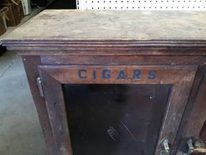 lot 8 image: Antique Wood Cigar & Cigarette Display Cabinet - Removed from old Gas Station