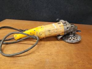 lot 107 image: DeWalt 79 Angle Grinder Model D28499 - Tested and Works