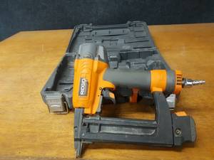 lot 127 image: Ridgid Pneumatic Finish Stapler - Works per consignor