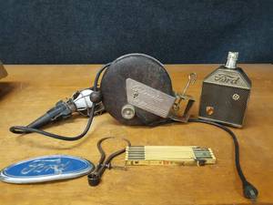 lot 151 image: Cordomatic Trouble Light, Ford Emblem and More