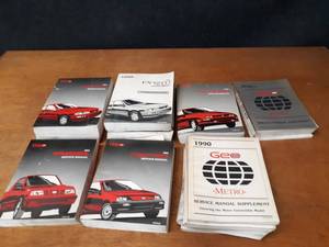 lot 224 image: Lot of (14) Geo Service Manuals 1990, 1992 & 1993