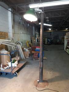 lot 5 image: Yard Pole w Green Enamel Light Shade - WORKS - 110V
