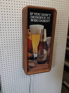 lot 284 image: Vintage 1983 Miller Reserve Beer Sign - 25 x 12 x 4-12