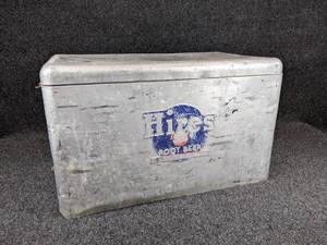 lot 31 image: Vintage Hires Root Beer Metal Cooler