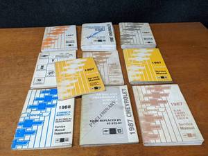 lot 265 image: Lot of (10) 1987  1988 Chevrolet Car  Truck Manuals