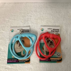 lot 58 image: 2 - Silicon Dog Leashes