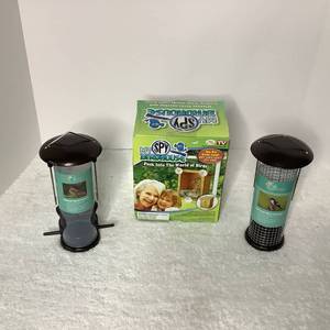 lot 59 image: 3 Little Bird Feeders