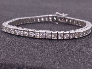 Brilliant 4.90 Carat Diamond Art Deco Styled Bracelet in 14k White Gold $11,200 Retail Estimate