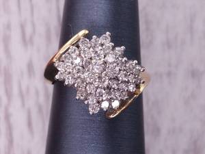 .90 Carat Square Diamond Cluster Yellow Gold Ring