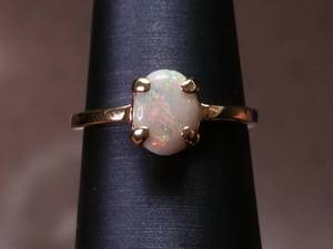 Amazing TruBrite Oval Opal Estate Gold Ring
