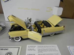 lot 16 image: THE DANBURY MINT 124 SCALE 1954 CADILLAC ELDORADO - IN BOX - GREAT PIECE - SEE PICTURES