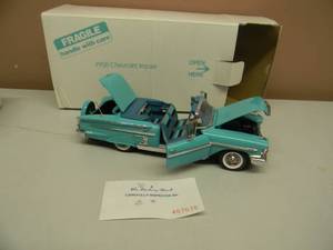 lot 30 image: THE DANBURY MINT 124 SCALE 1958 CHEVROLET IMPALA  - IN BOX - GREAT PIECE - SEE PICTURES