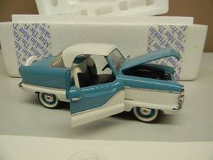 lot 45 image: THE FRANKLIN MINT 124 SCALE LIMITED EDITION 1956 NASH METROPOLITAN - IN BOX - GREAT PIECE - SEE PICTURES